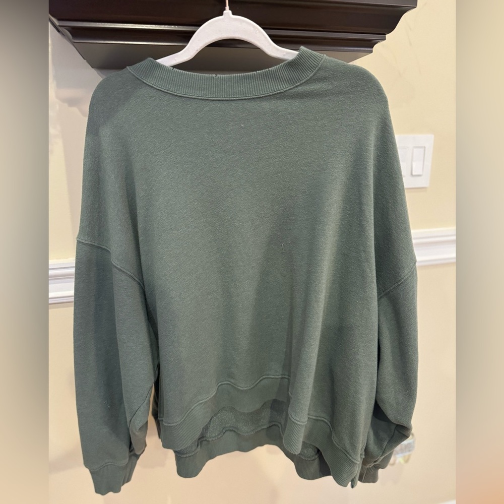 American eagle crew neck